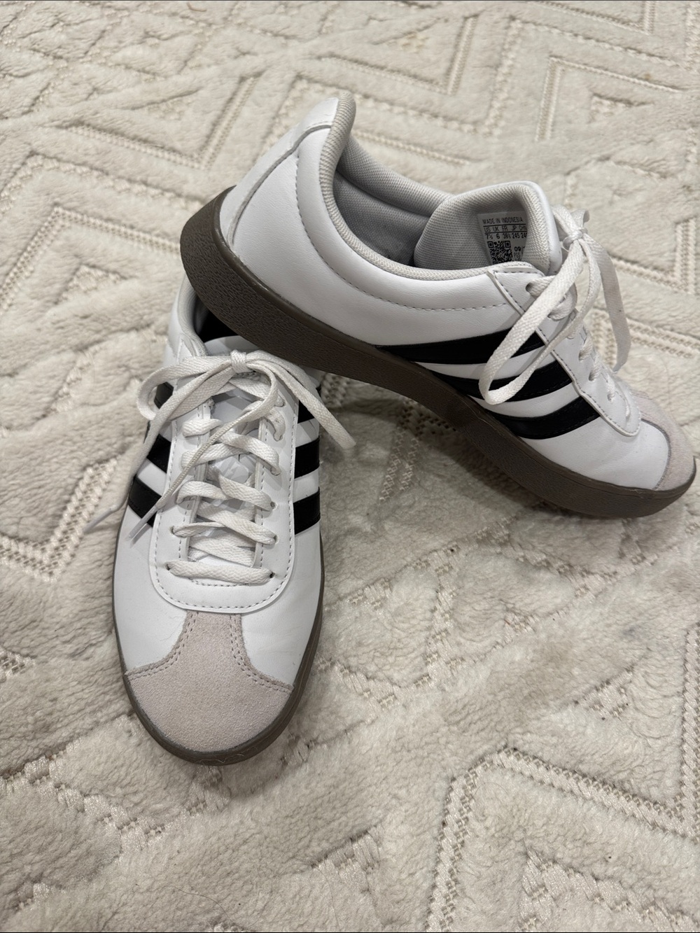 adidas White Sneakers with Black Stripes and Brown Sole